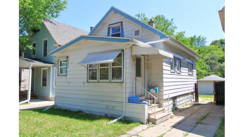 1120 S 62nd St Milwaukee, WI 53214 by HomeWire Realty $104,000