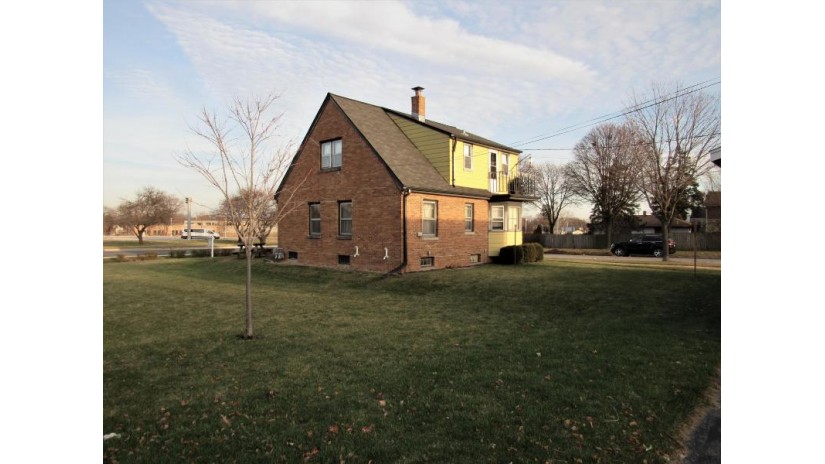 6959 W Fond Du Lac Ave Milwaukee, WI 53218 by Homestead Realty, Inc $159,900