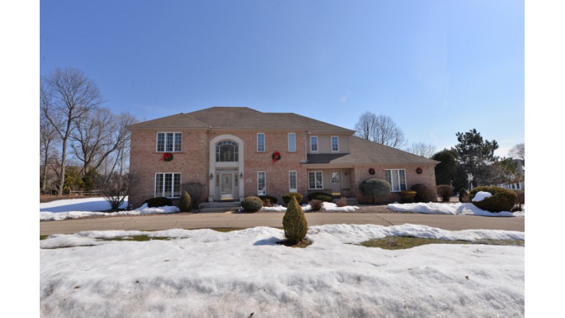 4659 White Oak Ln Mount Pleasant, WI 53403 by Shorewest Realtors $522,000