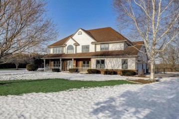 1710 Wildlife Dr, Kewaskum, WI 53040-9330