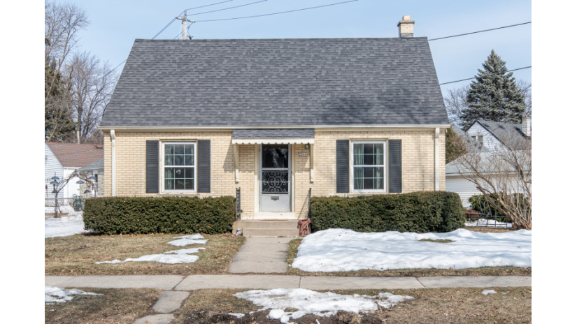 2866 N Lefeber Ave Milwaukee, WI 53210 by Shorewest Realtors $175,000