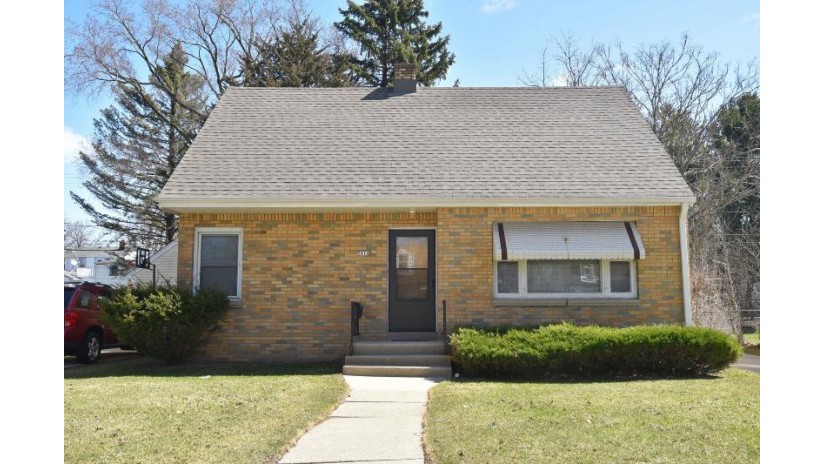 5416 N 54th St Milwaukee, WI 53218 by EXP Realty, LLC~MKE $99,000