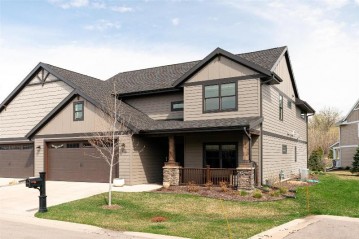 636 Pettibone Pointe Way, La Crosse, WI 54601