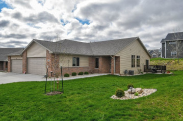 240 Heritage Dr, Fort Atkinson, WI 53538