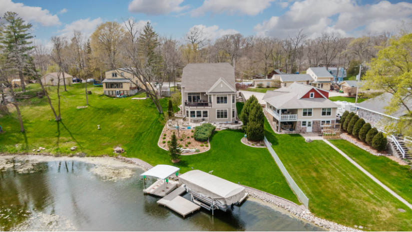 6507 Willow Ct Waterford, WI 53185 by Shorewest Realtors $1,275,000