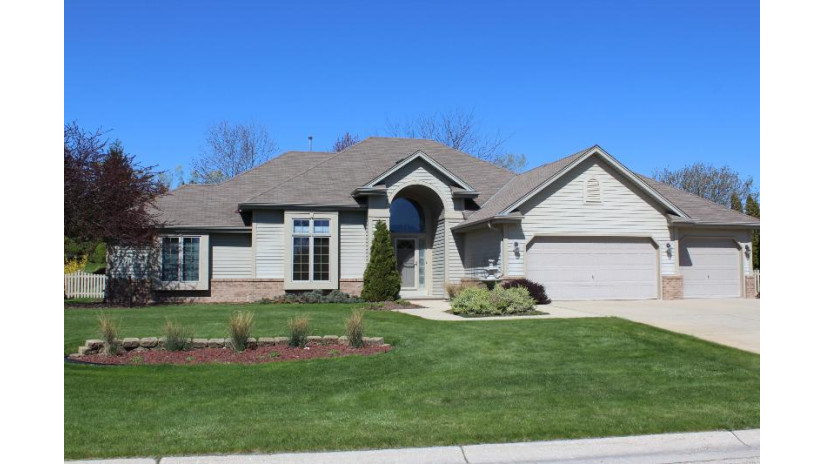 W125S8547 Country View Ct Muskego, WI 53150 by Apple Realty LLC $524,900