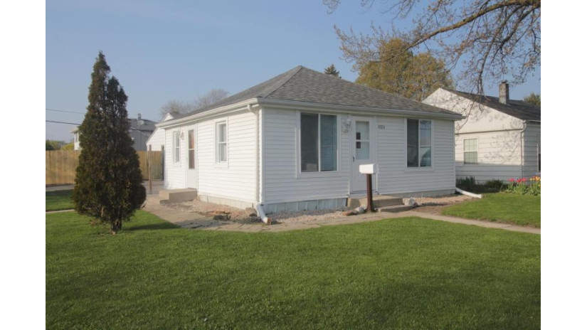 4024 21st St Racine, WI 53405 by Coldwell Banker Realty -Racine/Kenosha Office $110,000