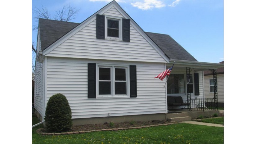 7531 33rd Ave Kenosha, WI 53142 by The Real Estate Elite $209,900