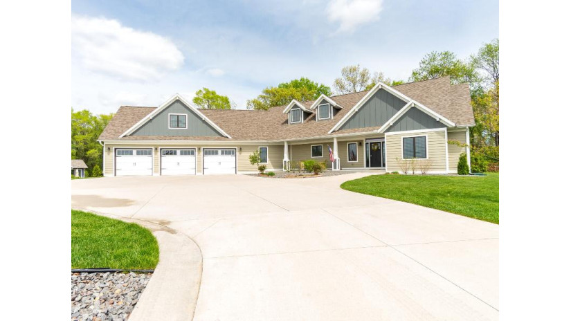 N7042 Pedretti St Holland, WI 54636 by Century 21 Affiliated $625,000