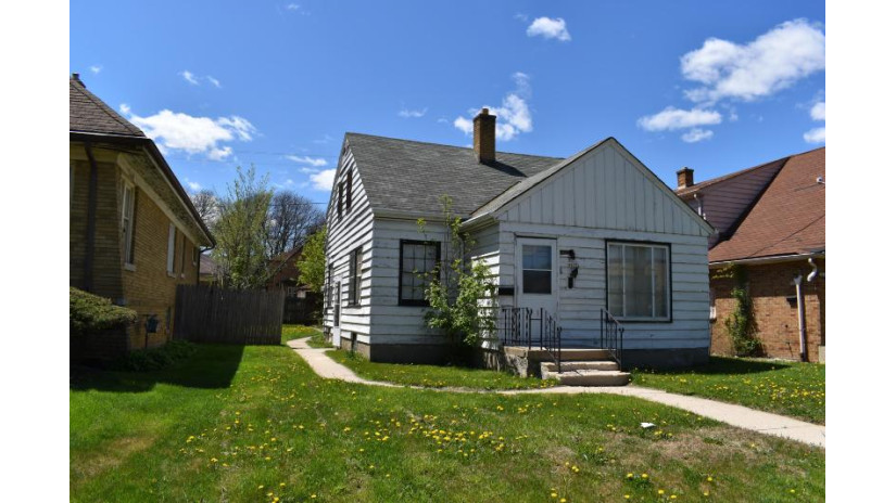 4825 W Fond Du Lac Ave Milwaukee, WI 53216 by North Shore Homes, Inc. $80,000