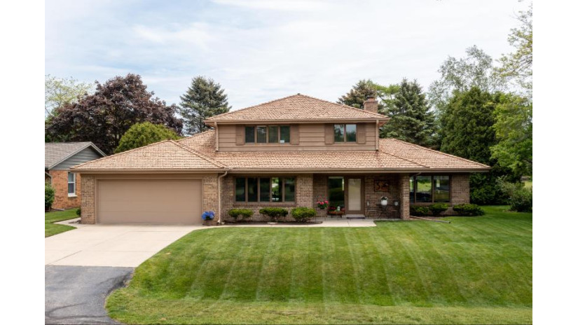 3 Shorewood Ct Wind Point, WI 53402 by First Weber Inc- Racine $364,900