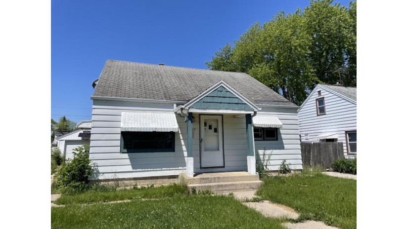 4895 N 61st St Milwaukee, WI 53218 by Elements Realty LLC $59,000