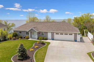 1101 Paramount Drive, Stockbridge, WI 53014