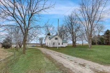 N7097 Nielson Ln, Milford, WI 53038