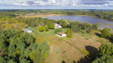 4111 Dyer Lake Rd, Wheatland, WI 53105-8579