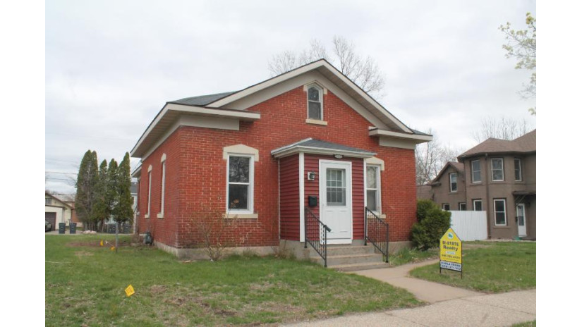 1323 Market St La Crosse, WI 54601 by Bi-State Realty & Appraisals $133,000