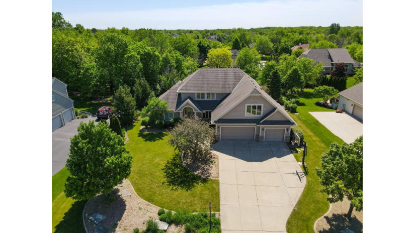 5710 S Nicolet Dr New Berlin, WI 53151 by Coldwell Banker Elite $639,900