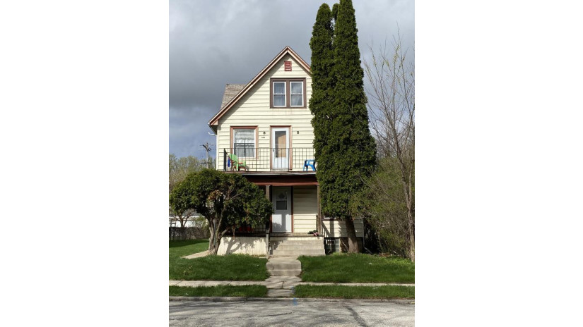 1107 S 61st St 1109 West Allis, WI 53214 by Smart Asset Realty Inc $174,900