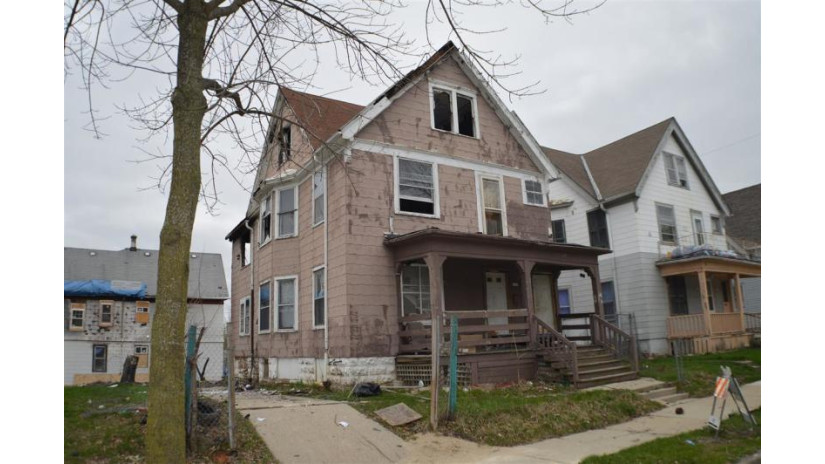 3309 W Cherry St 3311 Milwaukee, WI 53208 by Shorewest Realtors $14,000