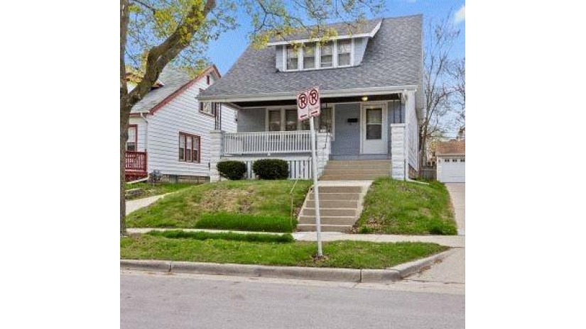 1209 N 45th St Milwaukee, WI 53208 by Modern MilwauKey Real Estate LLC $149,900