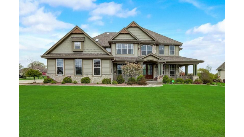 W175N5340 Highridge Dr Menomonee Falls, WI 53051 by Keller Williams Prestige $995,000