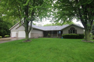 321 Deer Trail Ln, Oakfield, WI 53065