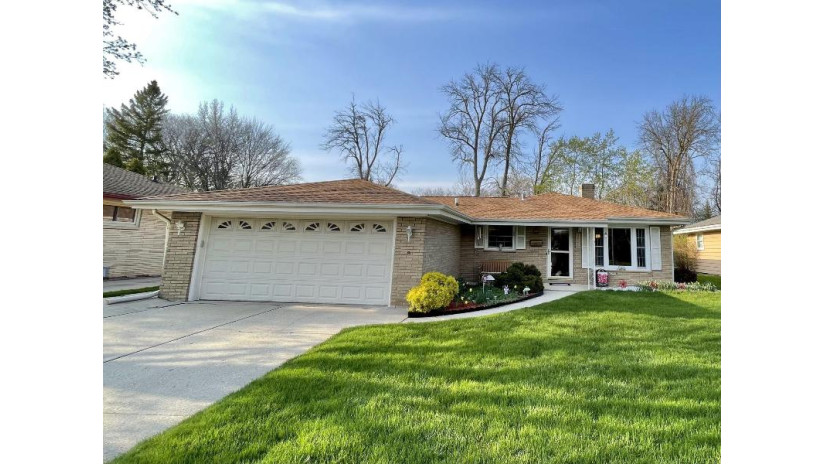 9800 W Vigo Ter West Allis, WI 53227 by Standard Real Estate Services, LLC $279,900