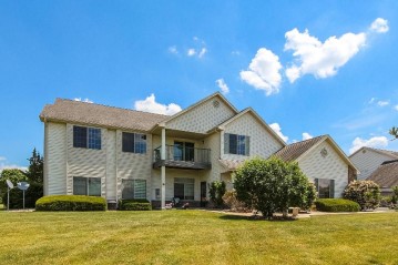 156 Pheasant Run D-4, Johnson Creek, WI 53038-9688