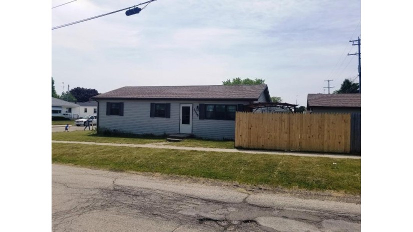 1105 35th St Kenosha, WI 53140 by RealtyPro Professional Real Estate Group $169,900