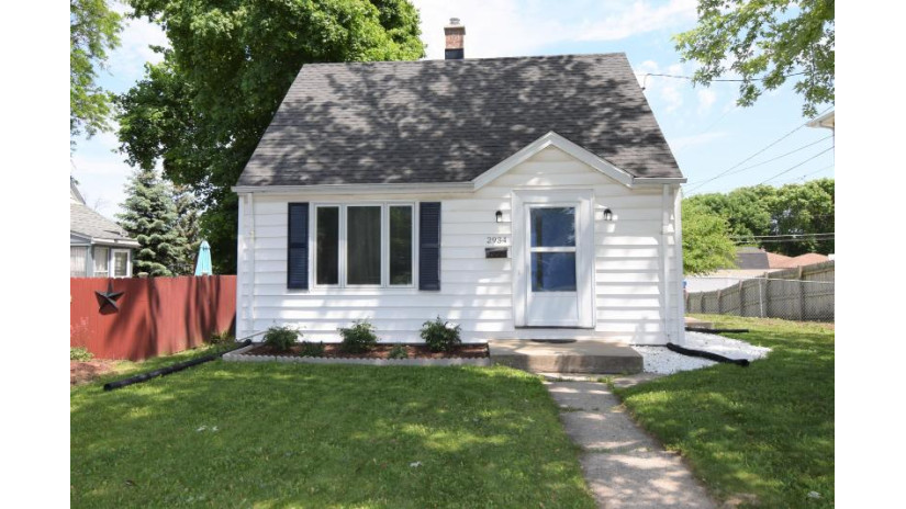 2934 S 92nd St West Allis, WI 53227 by Premier Point Realty LLC $135,000