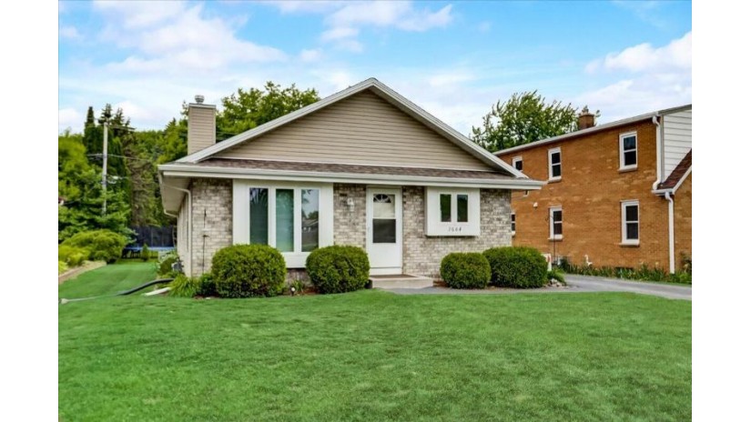 2604 17th Ave South Milwaukee, WI 53172 by The Stefaniak Group, LLC $249,900