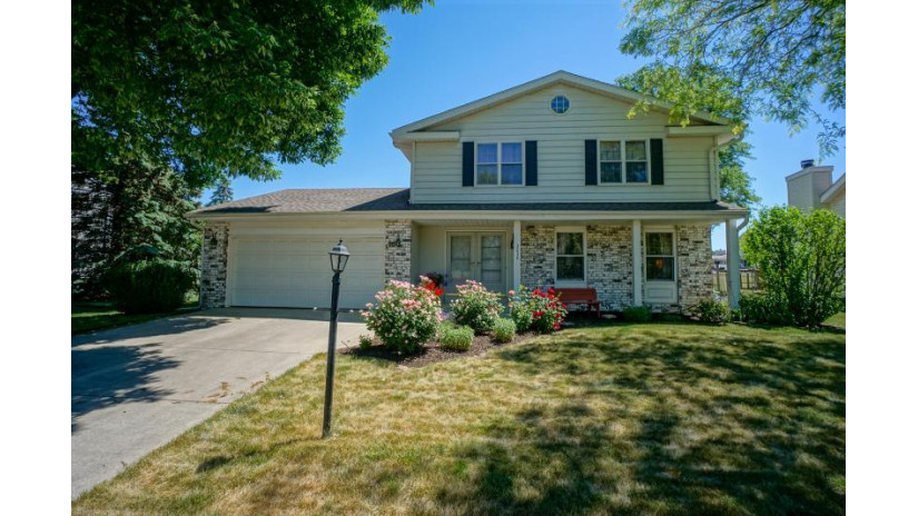 3030 Rolling Ridge Dr Waukesha, WI 53188 by Lake Country Flat Fee $349,900