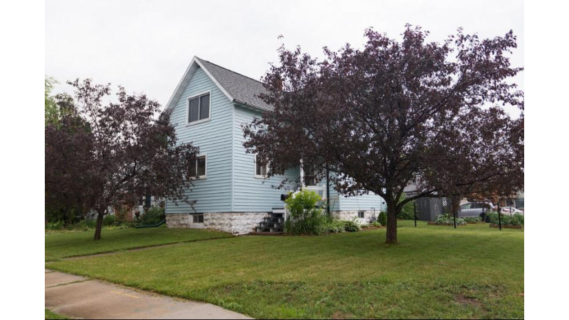 395 E 11th St Fond Du Lac, WI 54935 by First Weber-Fond du Lac $159,900