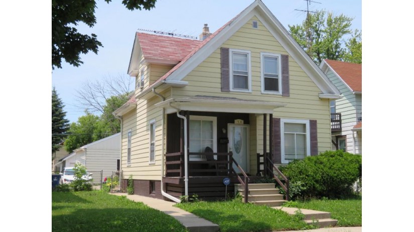 1020 Grove Ave Racine, WI 53405 by Coldwell Banker Realty -Racine/Kenosha Office $110,000