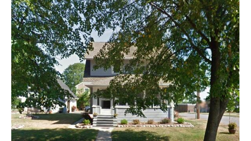 700 Chicago Ave Waukesha, WI 53188 by Keller Williams Realty-Lake Country $280,000