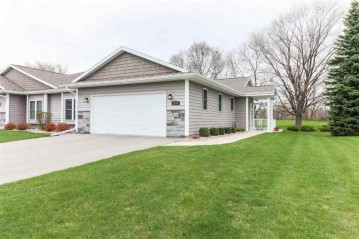 1274 Cameron Circle, Neenah, WI 54956