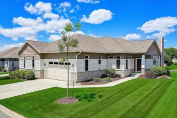 441 Grandview Dr, Waunakee, WI 53597