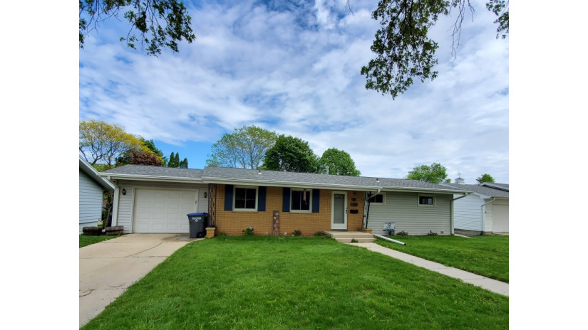 611 S 26th St Sheboygan, WI 53081 by Shorewest Realtors $199,900