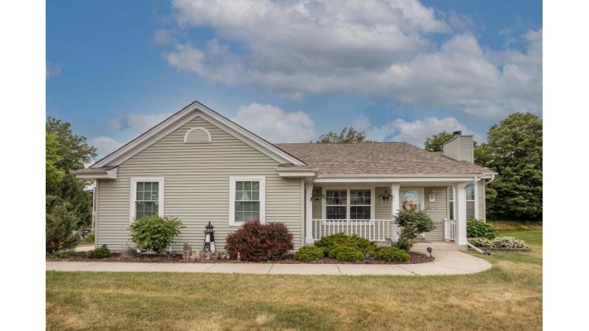 W143N9719 Amber Dr Germantown, WI 53022 by First Weber Inc - Menomonee Falls $324,900