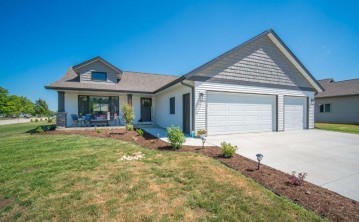 205 Christines Way, Random Lake, WI 53075