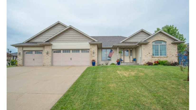 845 Ojibwe Path Kewaskum, WI 53040 by Boss Realty, LLC $374,900