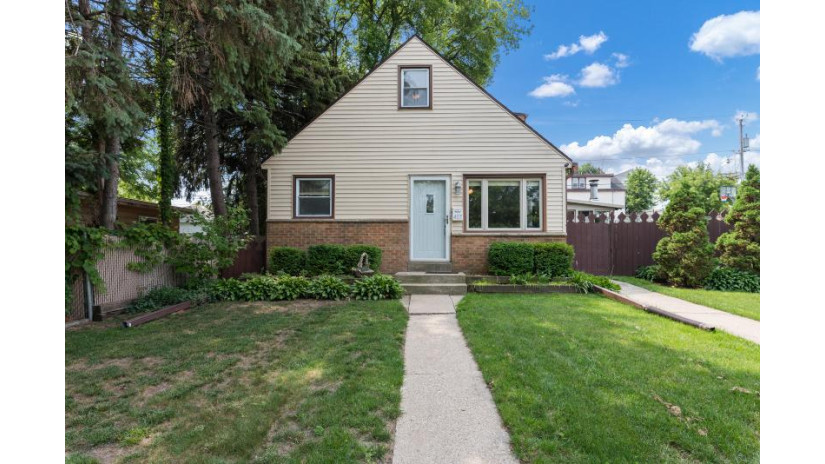 407 Michigan Ave South Milwaukee, WI 53172 by Keller Williams Prestige $180,000