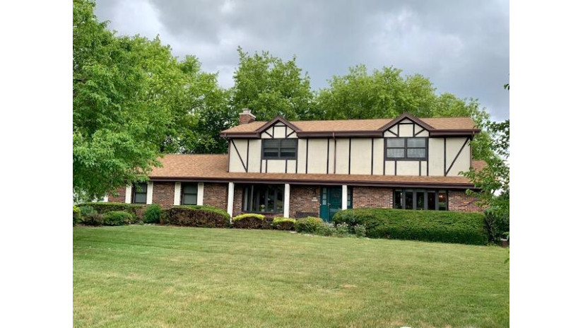 S45W22650 Georgetown Pl Waukesha, WI 53189 by RE/MAX Service First $419,900