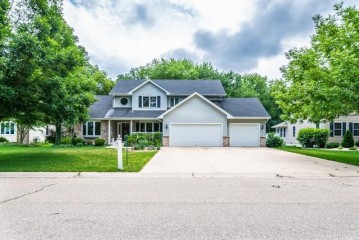 105 E Dells Rd, Salem Lakes, WI 53170-1627