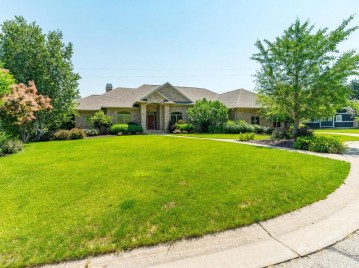 4915 Silver Morning Ln, La Crosse, WI 54601-2289