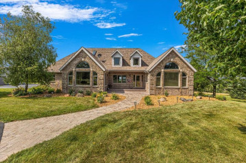 6520 Canary Ln, Wayne, WI 53002-9754