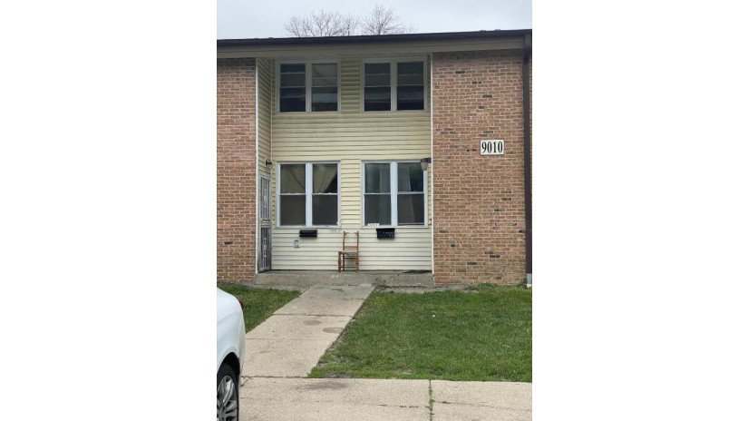 9010 N 95th St F Milwaukee, WI 53224 by Acquire Realty LLC $24,900