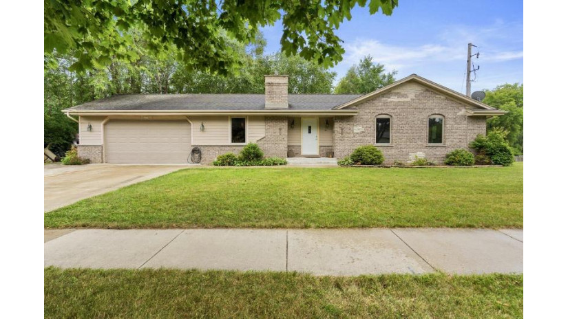 1915 Chestnut St West Bend, WI 53095 by Hanson & Co. Real Estate $319,900