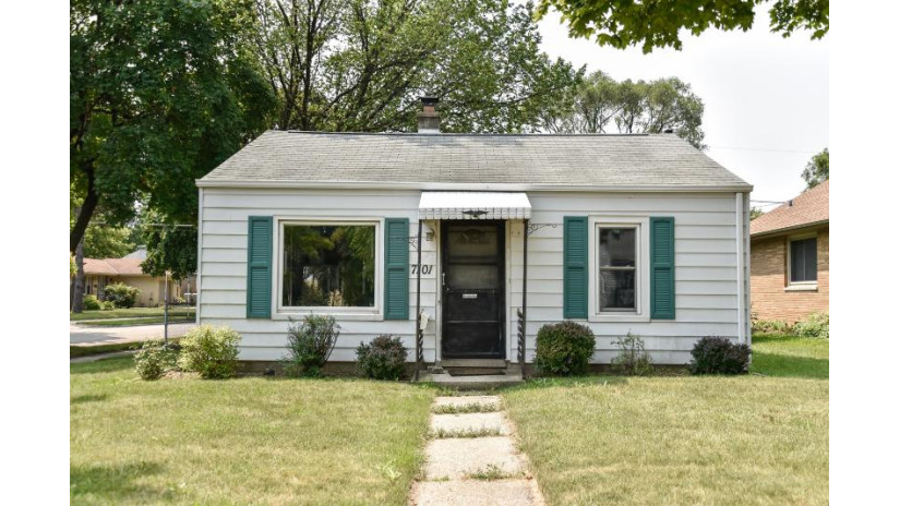 7101 W Adler St Milwaukee, WI 53214 by RE/MAX Realty Pros~Hales Corners $120,000