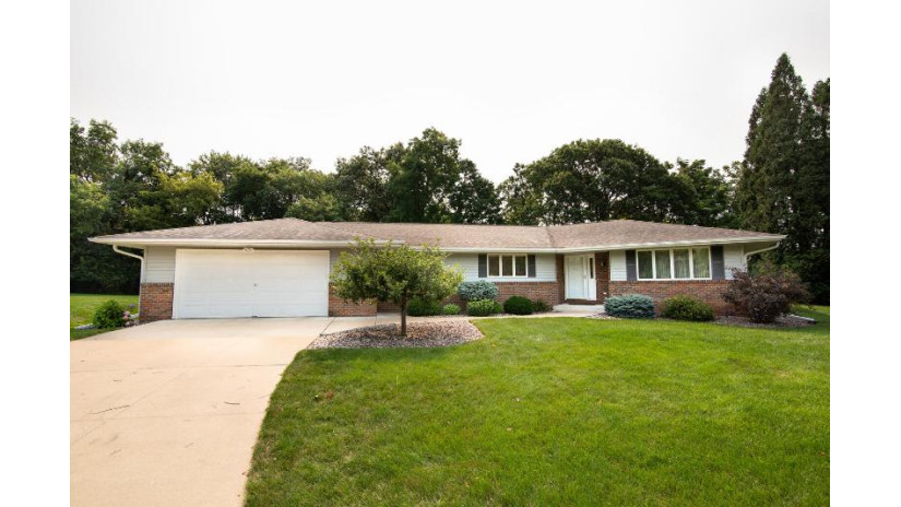 273 Fireside Dr La Crescent, MN 55947 by RE/MAX Results $344,900